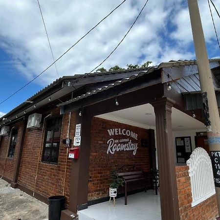 Roomstay By Abe Cottage Kampung Kuala Besut ภายนอก รูปภาพ